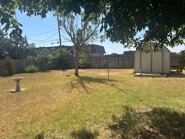 604 N Elgin Avenue, Levelland, TX 79336