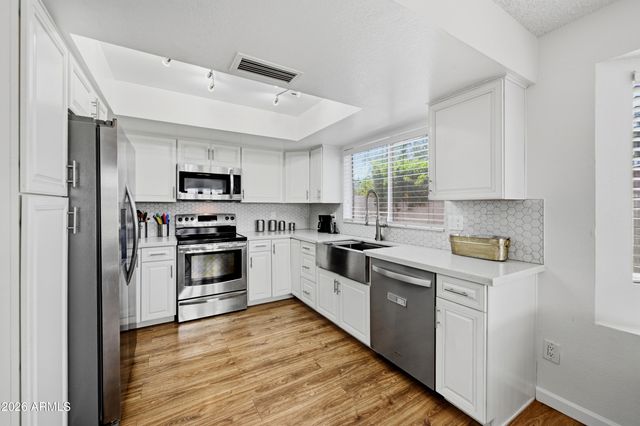 18616 N 5TH Avenue, Phoenix, AZ 85027