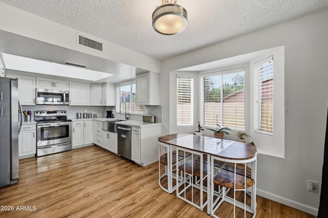 18616 N 5TH Avenue, Phoenix, AZ 85027