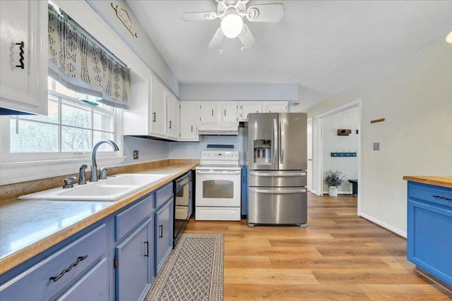 508 Hemlock Shores DR, Goodview, VA 24095