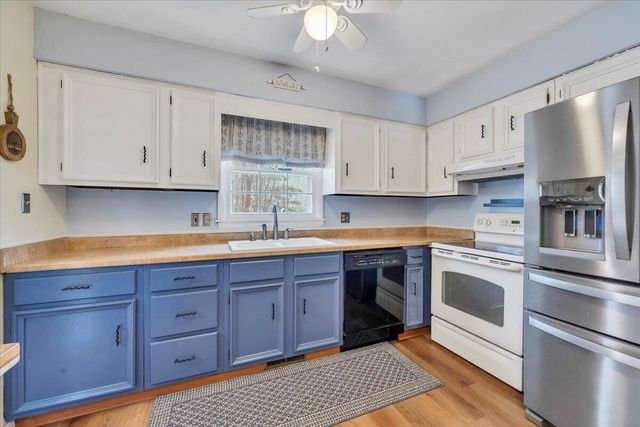 508 Hemlock Shores DR, Goodview, VA 24095