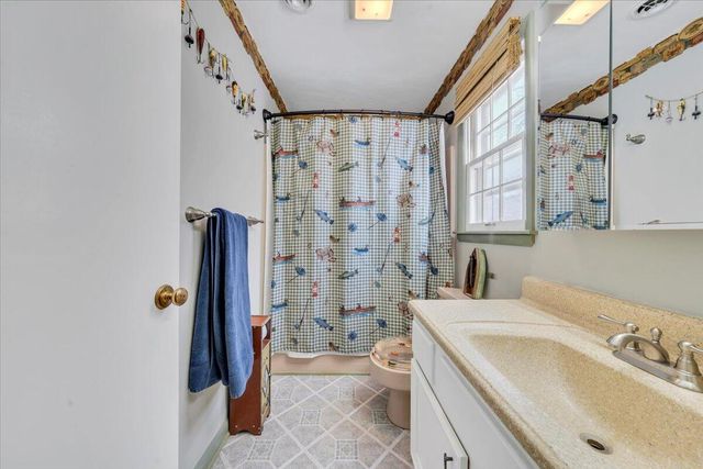 508 Hemlock Shores DR, Goodview, VA 24095