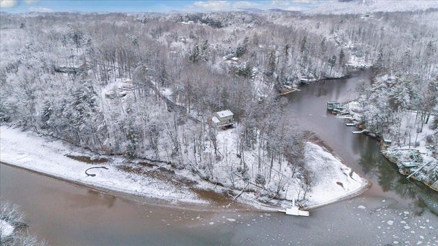 508 Hemlock Shores DR, Goodview, VA 24095