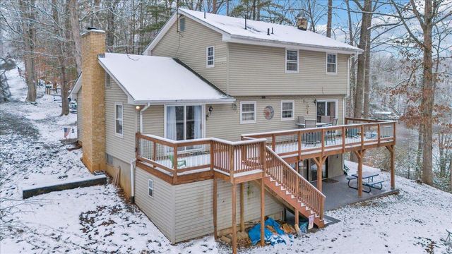 508 Hemlock Shores DR, Goodview, VA 24095