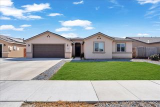 2439 Madeline Drive, Hanford, CA 93230