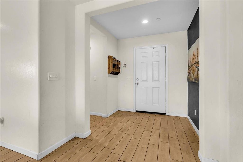 Image 14 of property listing at 2439 Madeline Drive, Hanford, CA 93230