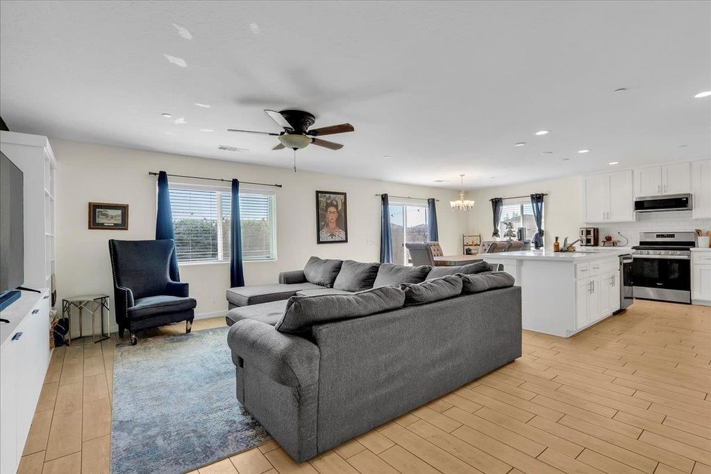 Image 15 of property listing at 2439 Madeline Drive, Hanford, CA 93230