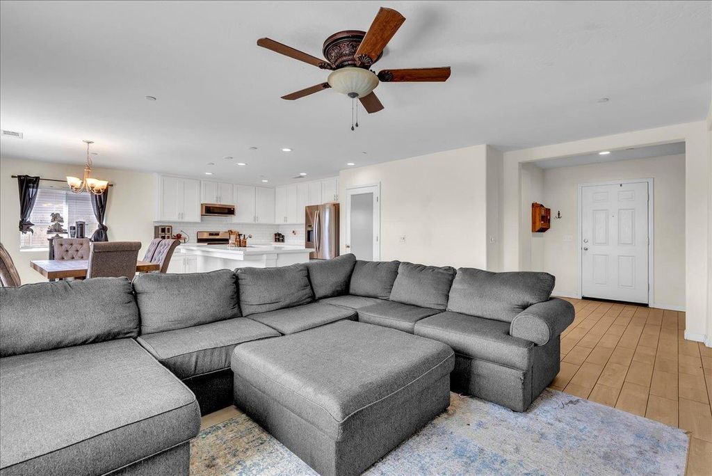 Image 16 of property listing at 2439 Madeline Drive, Hanford, CA 93230