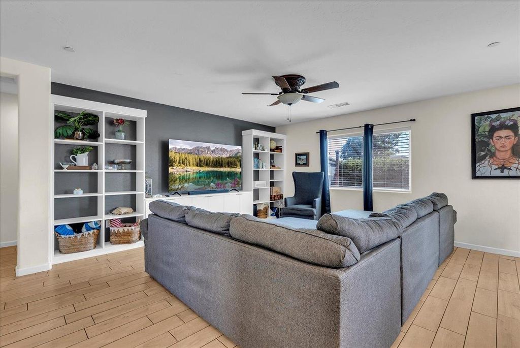 Image 17 of property listing at 2439 Madeline Drive, Hanford, CA 93230