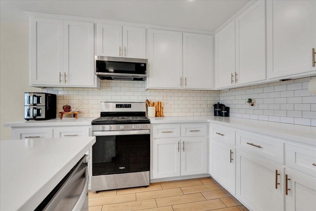 Image 27 of property listing at 2439 Madeline Drive, Hanford, CA 93230