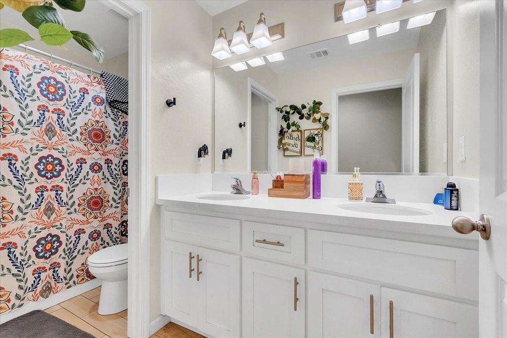 Image 28 of property listing at 2439 Madeline Drive, Hanford, CA 93230