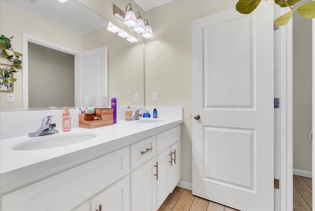 Image 29 of property listing at 2439 Madeline Drive, Hanford, CA 93230