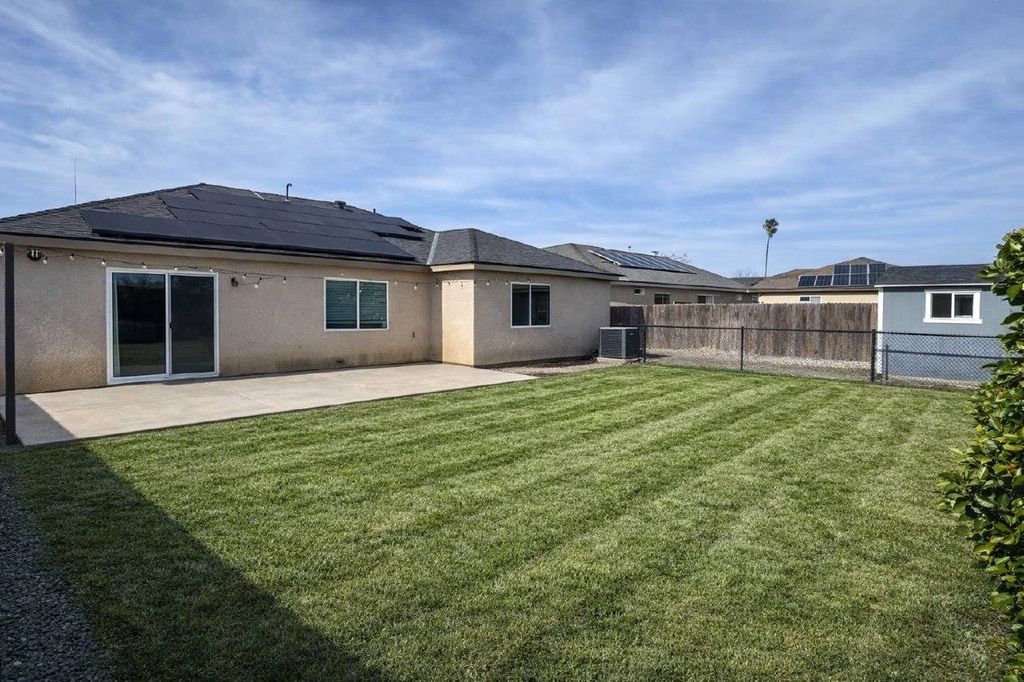 Image 44 of property listing at 2439 Madeline Drive, Hanford, CA 93230
