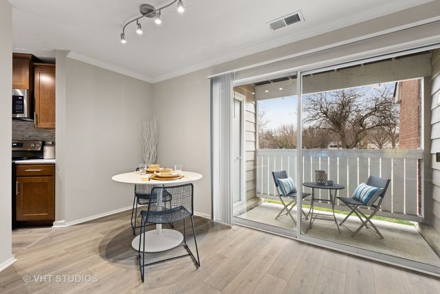 1640 Buttonwood Circle 3121, Schaumburg, IL 60173