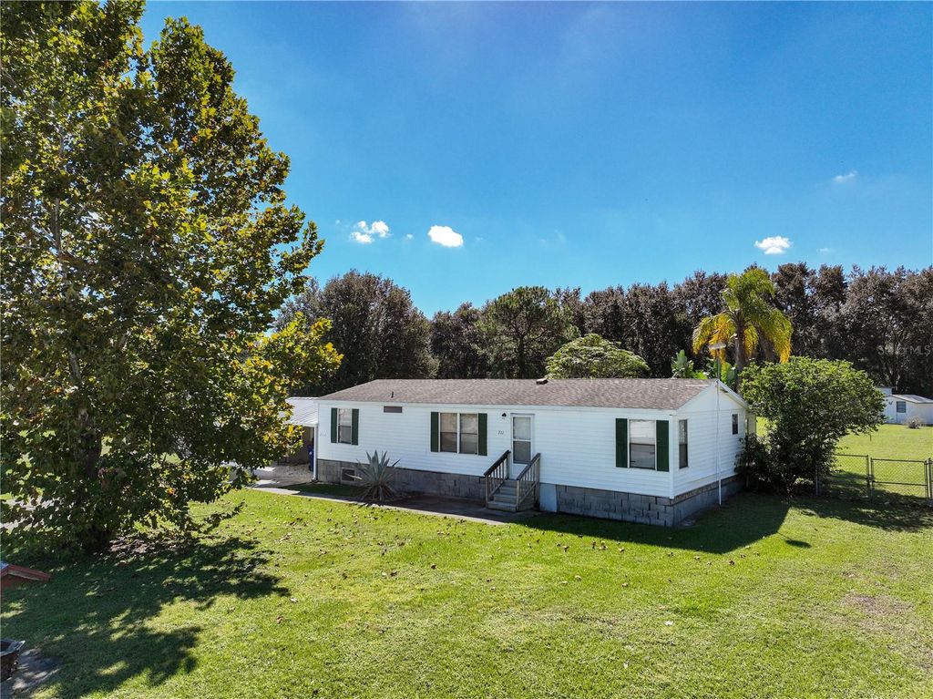 711 PARK ROAD, Mascotte, FL 34753