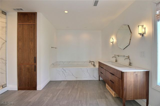 19486 Frazier Drive, Rocky River, OH 44116