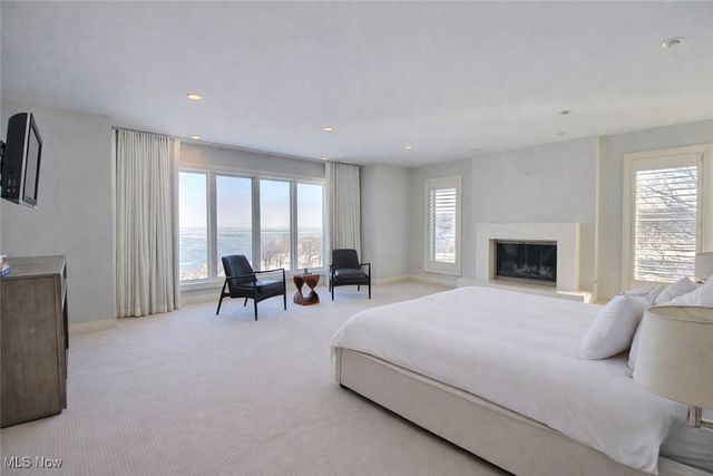 19486 Frazier Drive, Rocky River, OH 44116