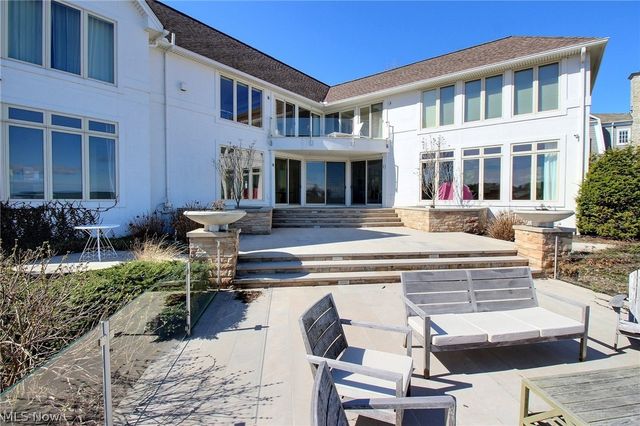 19486 Frazier Drive, Rocky River, OH 44116