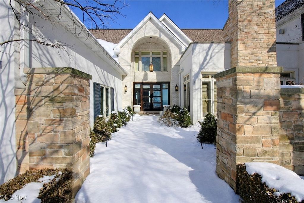 19486 Frazier Drive, Rocky River, OH 44116