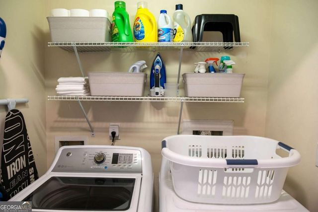 1649 Liberty Parkway NW, Atlanta, GA 30318