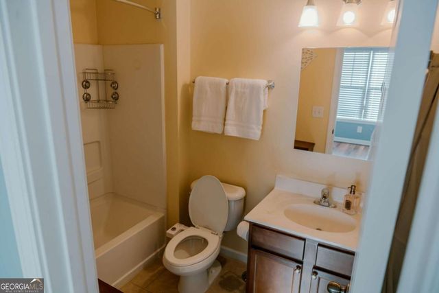 1649 Liberty Parkway NW, Atlanta, GA 30318