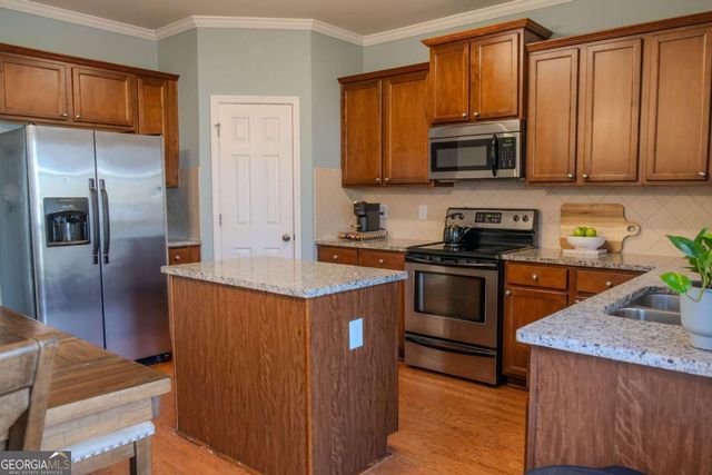 1649 Liberty Parkway NW, Atlanta, GA 30318