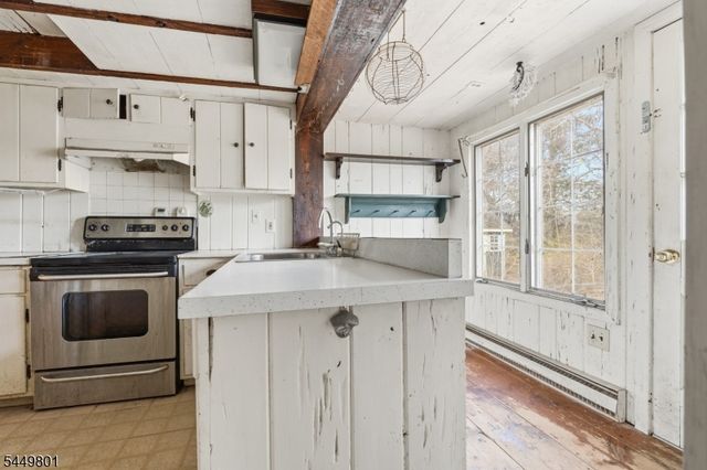 74 Kingwood Stockton Rd, Delaware Twp., NJ 08559