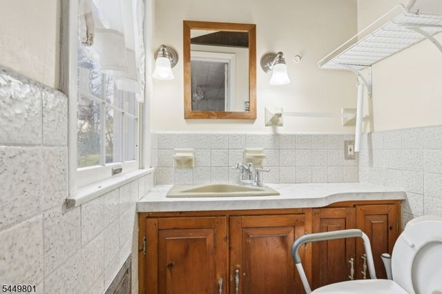 74 Kingwood Stockton Rd, Delaware Twp., NJ 08559