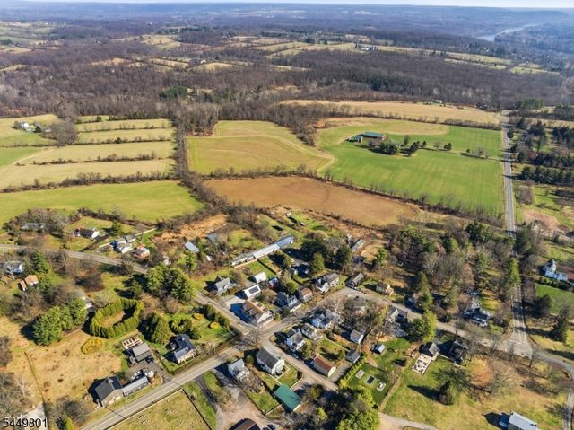 74 Kingwood Stockton Rd, Delaware Twp., NJ 08559