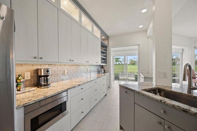 10256 Andover Coach Circle G2, Lake Worth, FL 33449