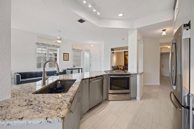 10256 Andover Coach Circle G2, Lake Worth, FL 33449