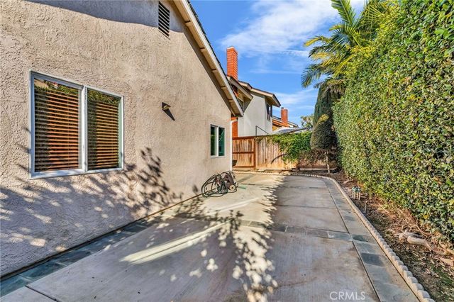 12 Calandria, Irvine, CA 92620