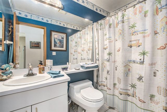 409 Lake Drive 10, New Buffalo, MI 49117