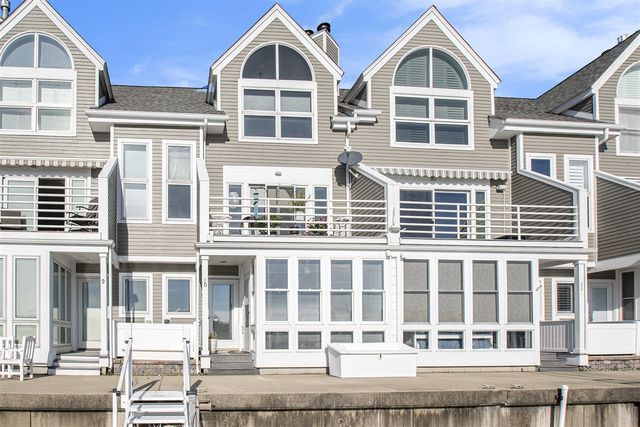 409 Lake Drive 10, New Buffalo, MI 49117