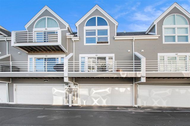 409 Lake Drive 10, New Buffalo, MI 49117