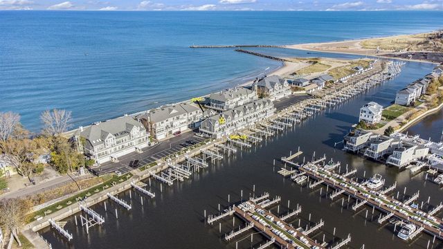 409 Lake Drive 10, New Buffalo, MI 49117