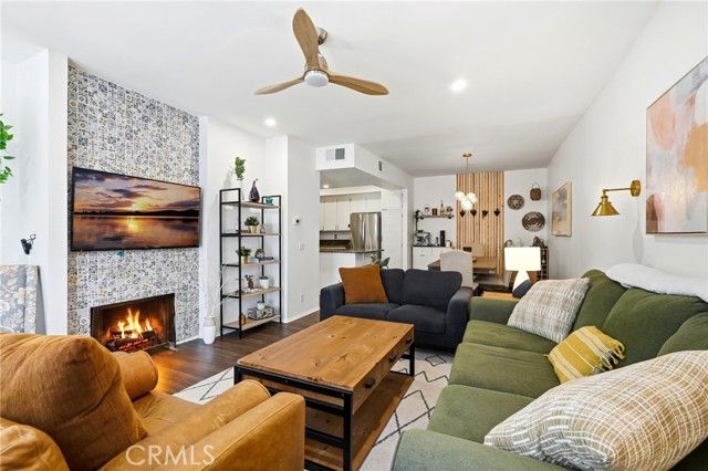 17711 Margate Street 103, Encino (los Angeles), CA 91316