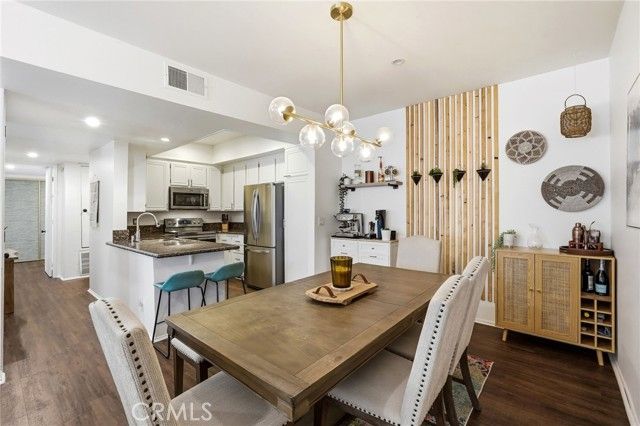 17711 Margate Street 103, Encino (los Angeles), CA 91316