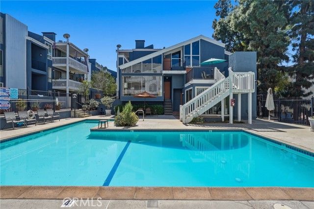 17711 Margate Street 103, Encino (los Angeles), CA 91316