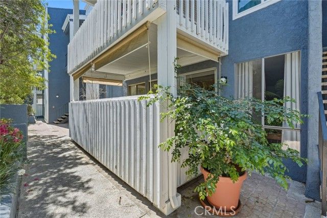 17711 Margate Street 103, Encino (los Angeles), CA 91316