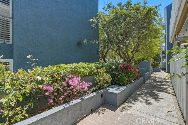 17711 Margate Street 103, Encino (los Angeles), CA 91316