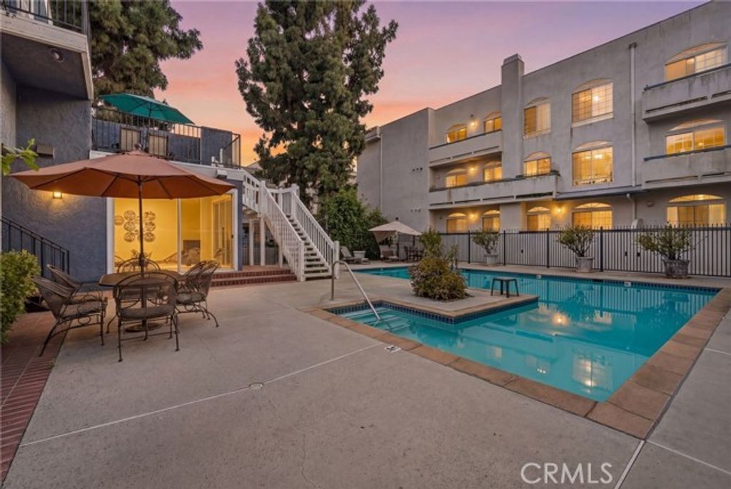 17711 Margate Street 103, Encino (los Angeles), CA 91316