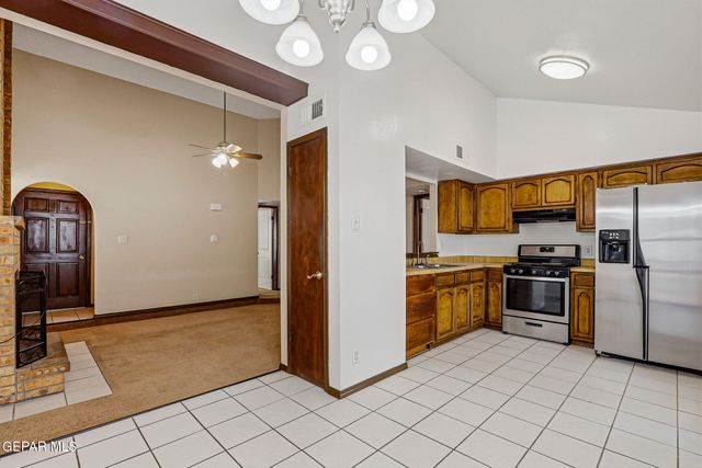 11441 Lake Geneva Drive, El Paso, TX 79936