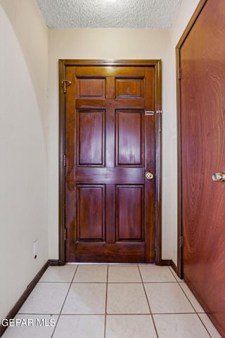 11441 Lake Geneva Drive, El Paso, TX 79936