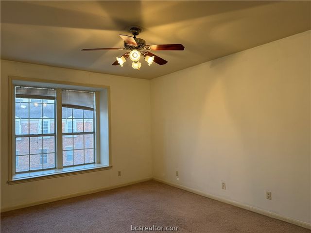 400 Nagle Street 204, College Station, TX 77840