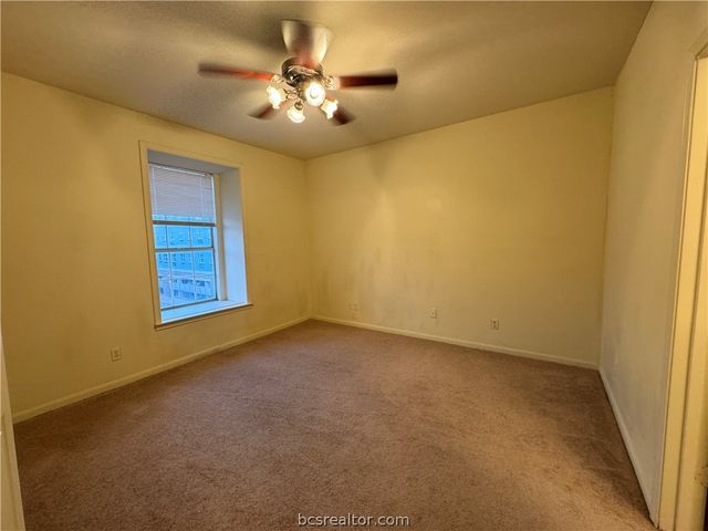 400 Nagle Street 204, College Station, TX 77840