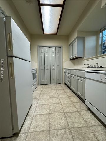 400 Nagle Street 204, College Station, TX 77840