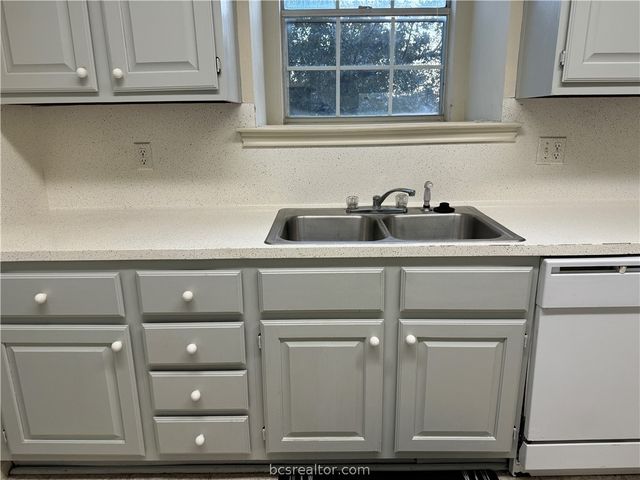 400 Nagle Street 204, College Station, TX 77840