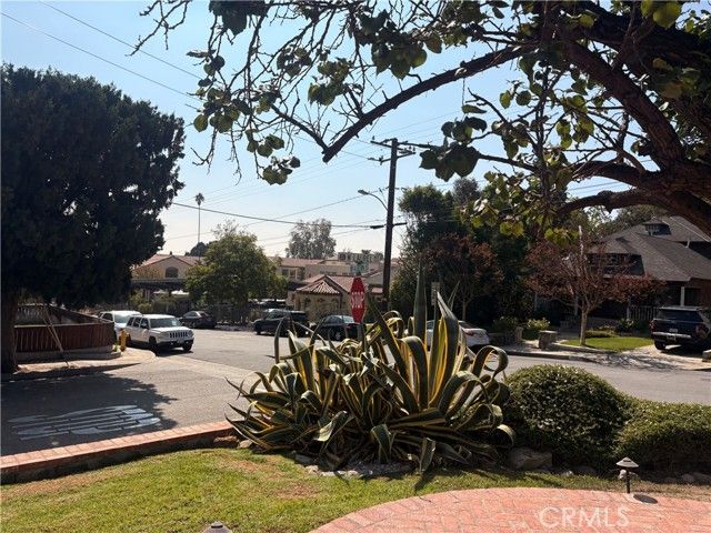 95 W. Laurel Avenue, Sierra Madre, CA 91024