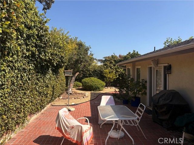 95 W. Laurel Avenue, Sierra Madre, CA 91024